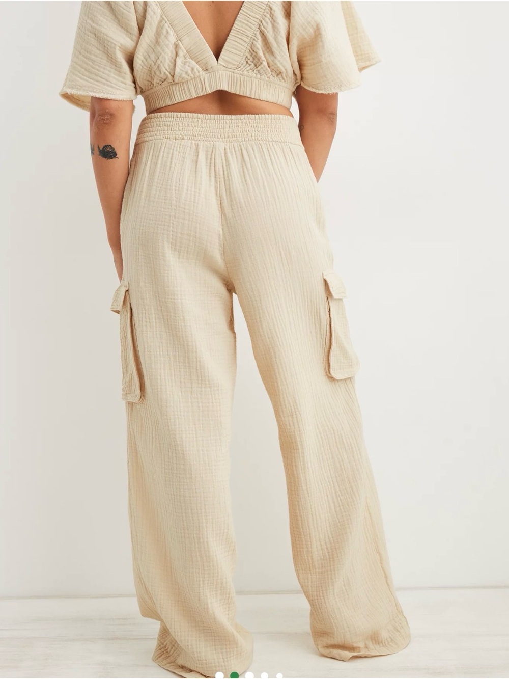 aerie Gauzy hit waisted Cream Wide-Leg Cargo Pants - Picture 3 of 15